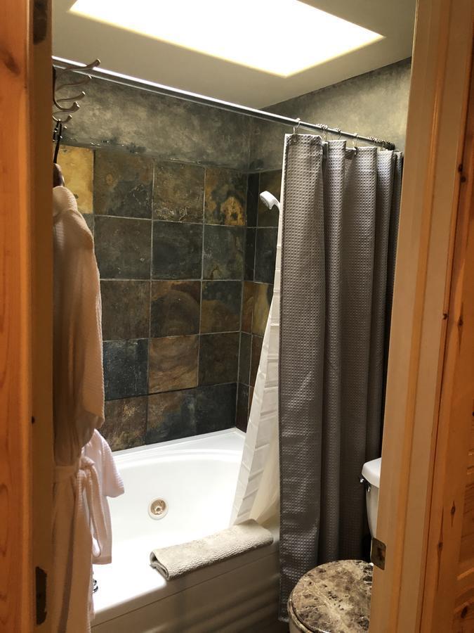 All Seasons Groveland Inn Extérieur photo